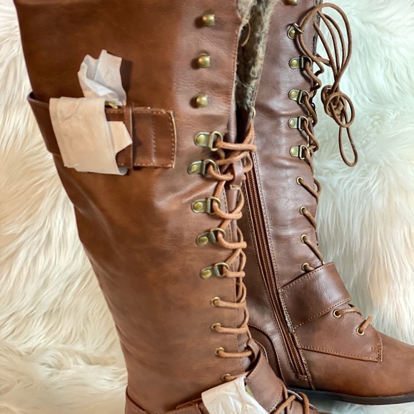 Boots - Picture 6 of 8